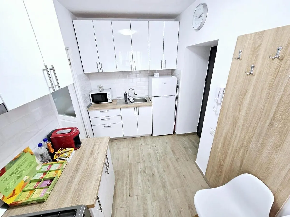 Modern & Cozy Studio Cismigiu Park - Pop6 Bucharest Apartment